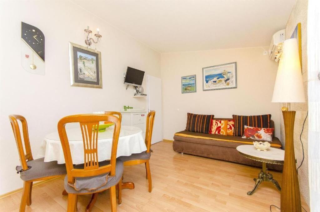 Apartments Nives Trogir Exterior photo