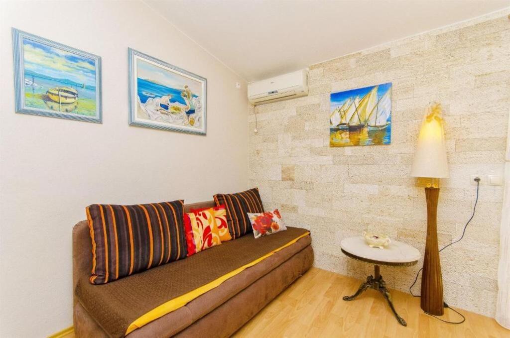 Apartments Nives Trogir Exterior photo
