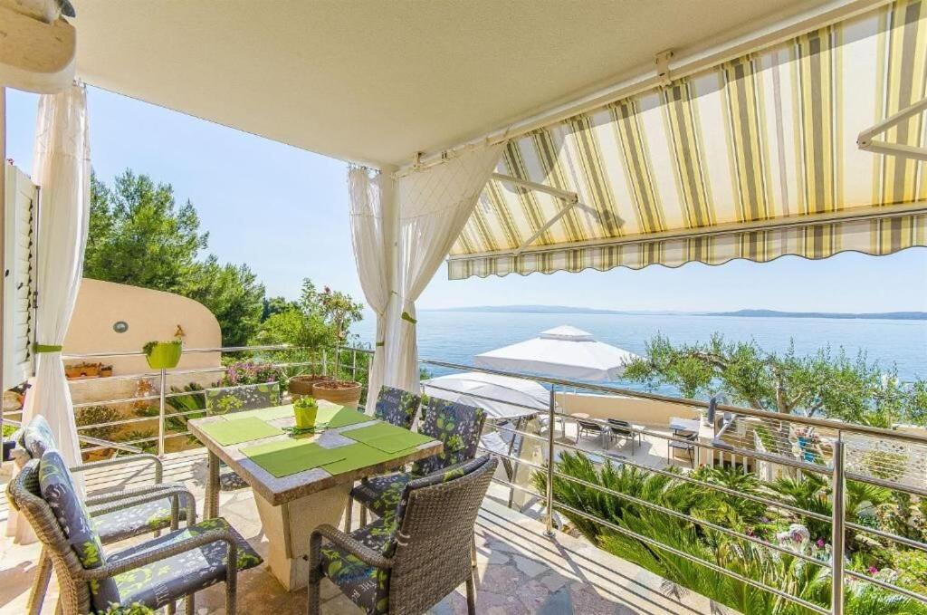 Apartments Nives Trogir Exterior photo