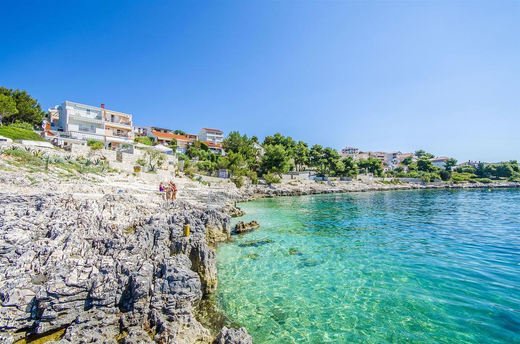 Apartments Nives Trogir Exterior photo