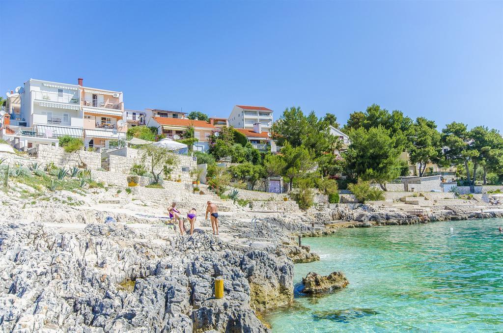 Apartments Nives Trogir Exterior photo