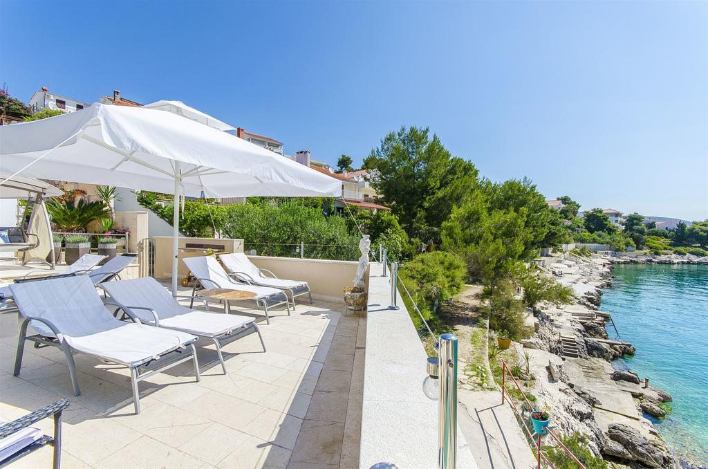Apartments Nives Trogir Exterior photo