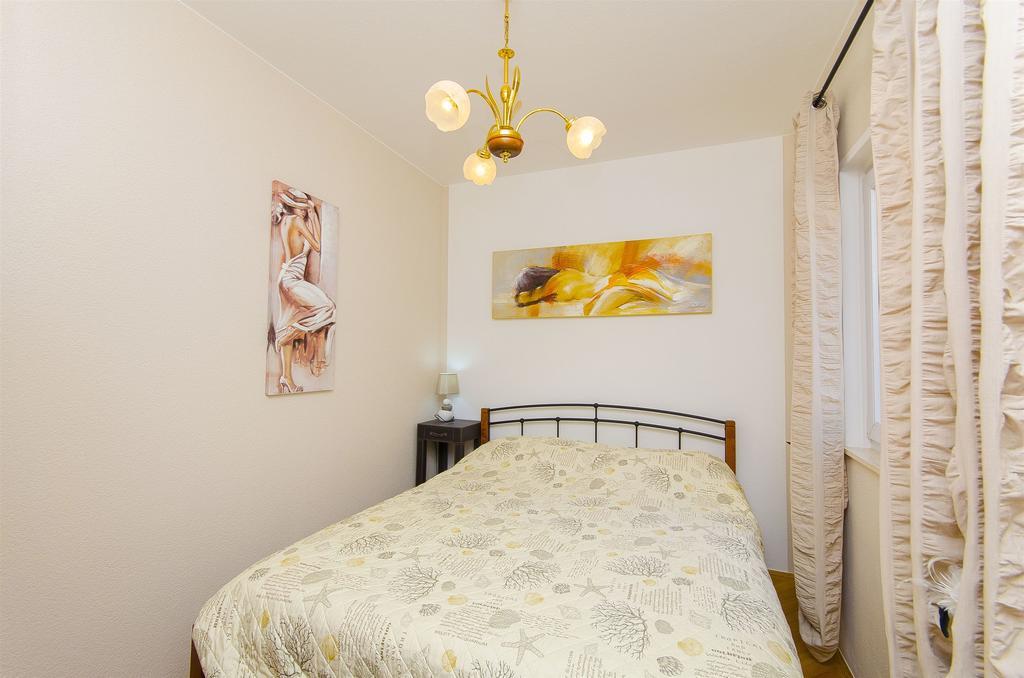 Apartments Nives Trogir Exterior photo