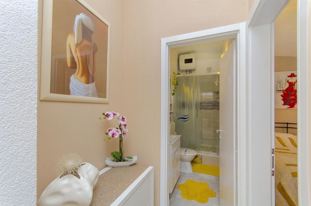 Apartments Nives Trogir Exterior photo
